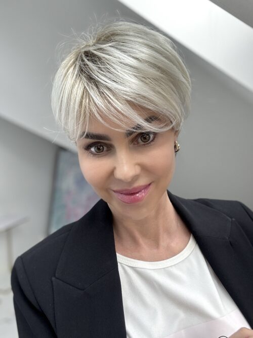 Peruka Elegant Platynowy Blond Gisela Mayer- włosy krotkie